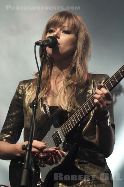 CHROMATICS - 2012-11-02 - PARIS - Grande Halle de La Villette - 